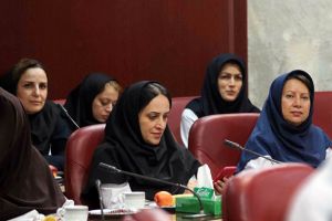 جلسه کمیته مورتالیتی 22-5-97 در مرکز قلب و عروق شهیدرجایی: عکس شماره 12 / 12
